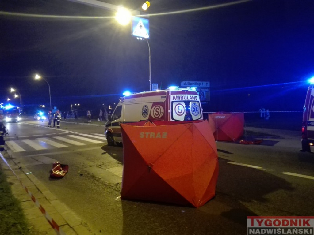 Koszmarny wypadek w Tarnobrzegu. 2 osoby nie żyją [zdjęcia]