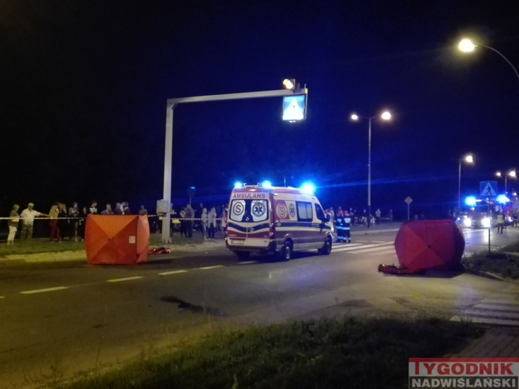 Koszmarny wypadek w Tarnobrzegu. 2 osoby nie żyją [zdjęcia]