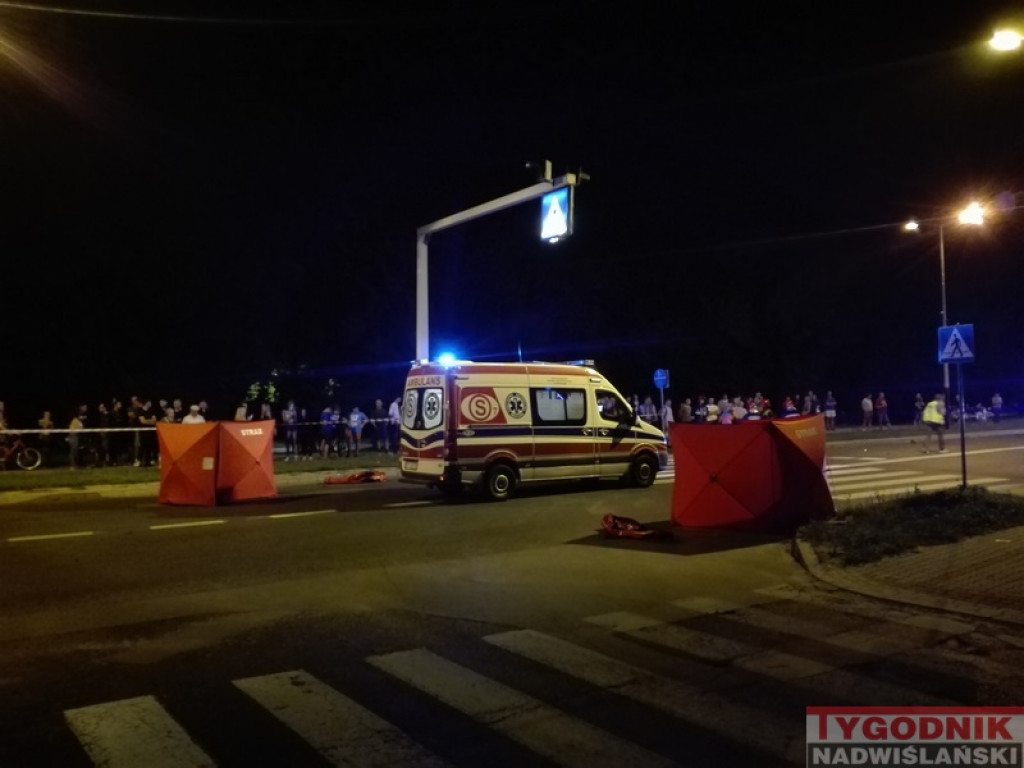 Koszmarny wypadek w Tarnobrzegu. 2 osoby nie żyją [zdjęcia]