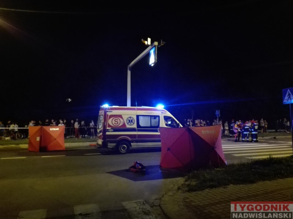 Koszmarny wypadek w Tarnobrzegu. 2 osoby nie żyją [zdjęcia]