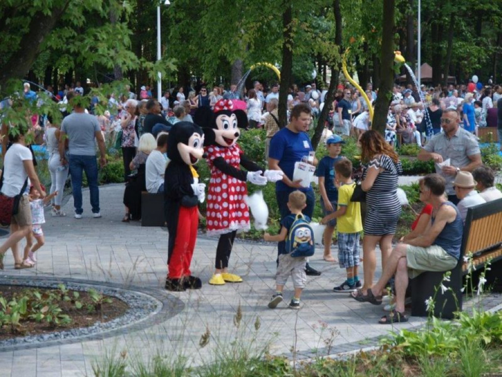 Prezes PiS i kilkanaście tysięcy osób na pikniku w Stalowej Woli [zdjęcia]