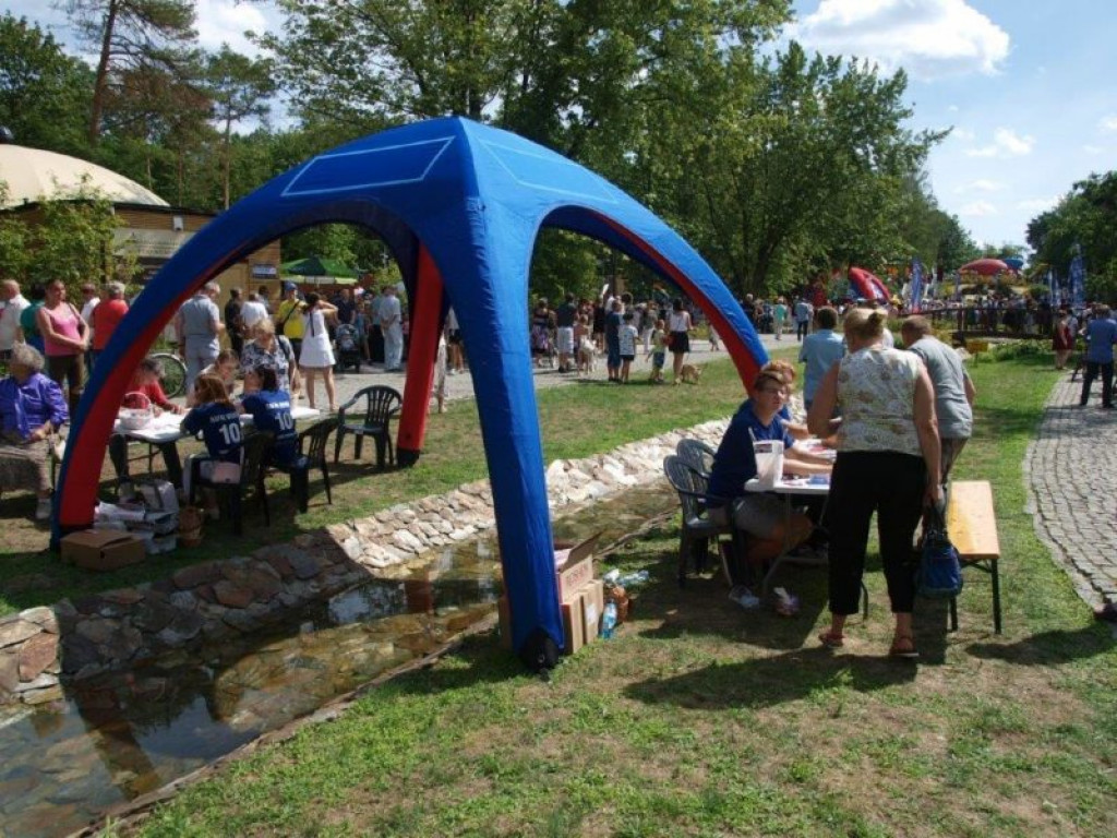 Prezes PiS i kilkanaście tysięcy osób na pikniku w Stalowej Woli [zdjęcia]