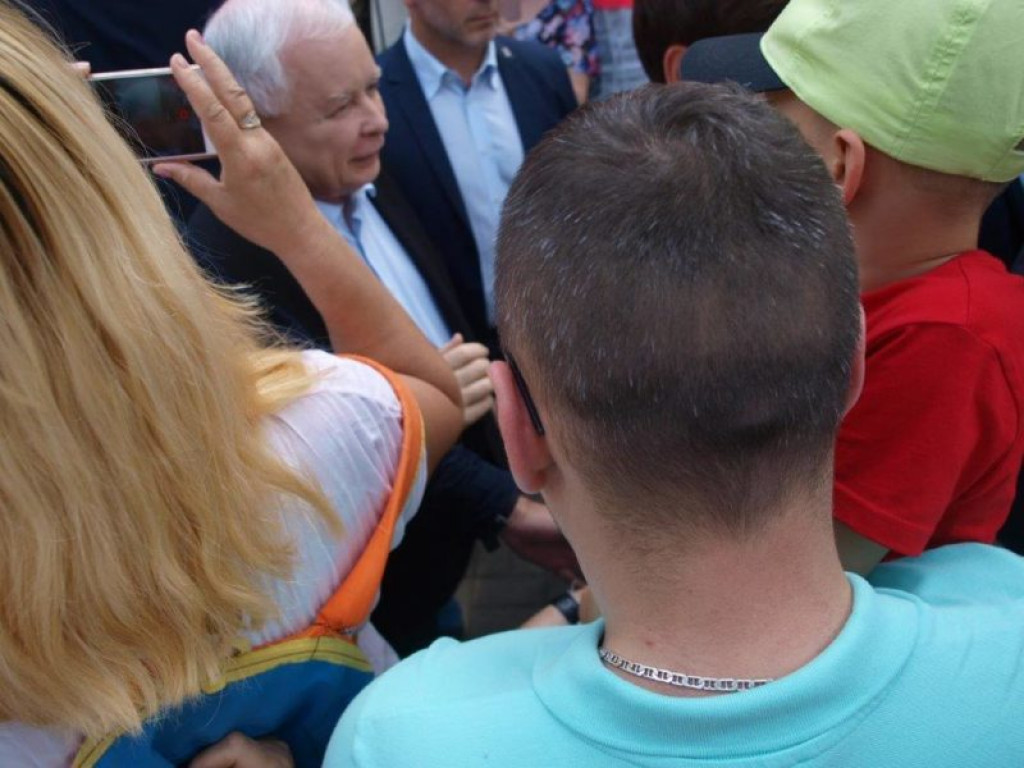 Prezes PiS i kilkanaście tysięcy osób na pikniku w Stalowej Woli [zdjęcia]