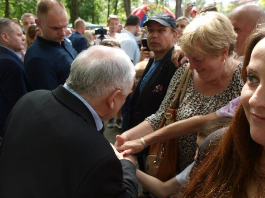 Prezes PiS i kilkanaście tysięcy osób na pikniku w Stalowej Woli [zdjęcia]