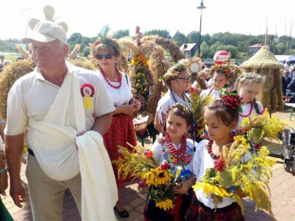 W Bogorii trwają dożynki powiatu staszowskiego [zdjęcia]