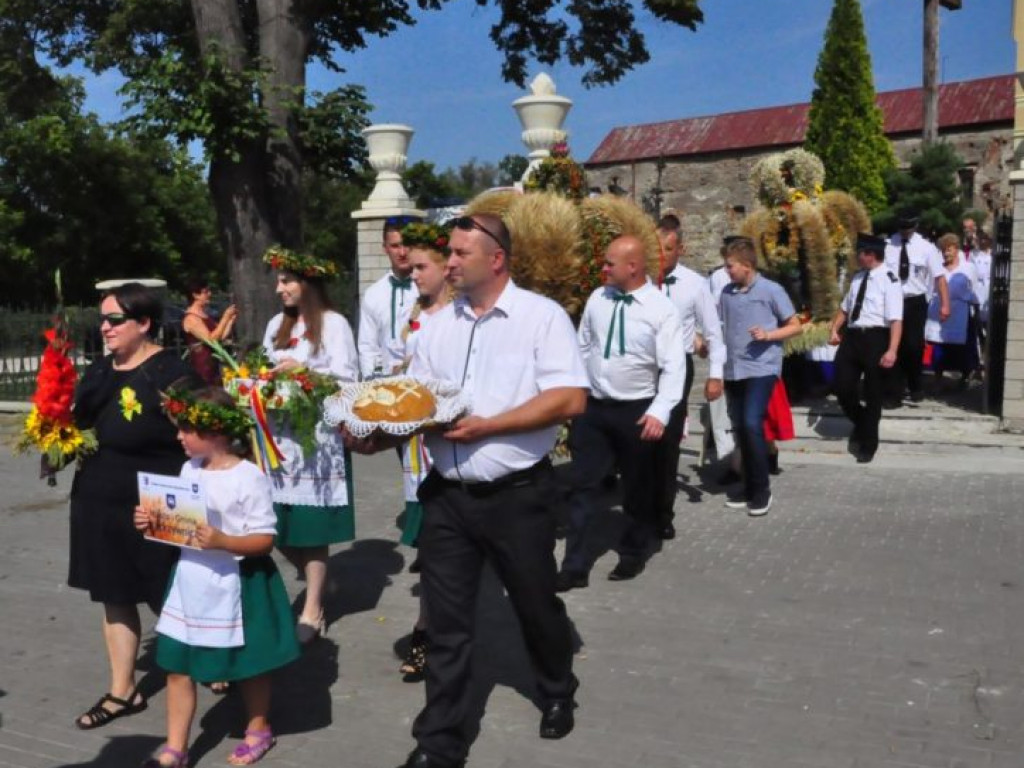 Mieszkańcy powiatu sandomierskiego podziękowali za plony [zdjęcia]