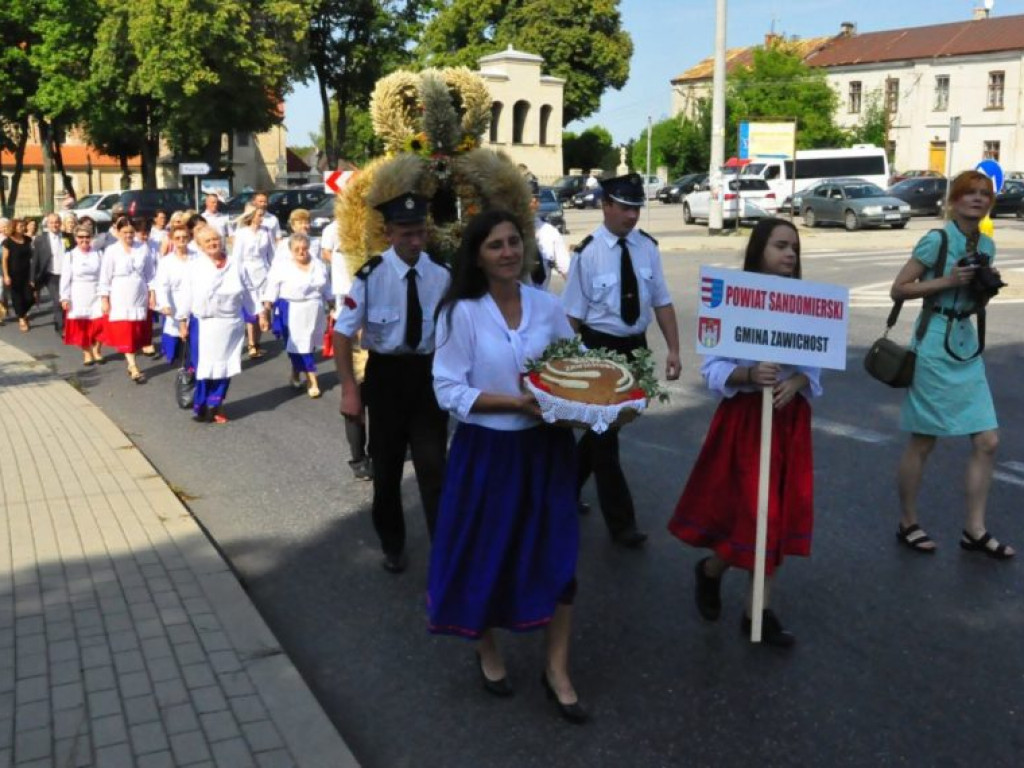 Mieszkańcy powiatu sandomierskiego podziękowali za plony [zdjęcia]