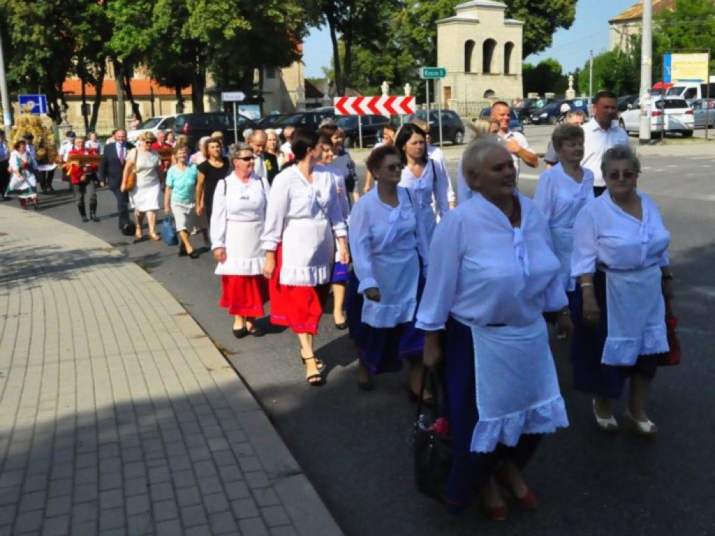 Mieszkańcy powiatu sandomierskiego podziękowali za plony [zdjęcia]
