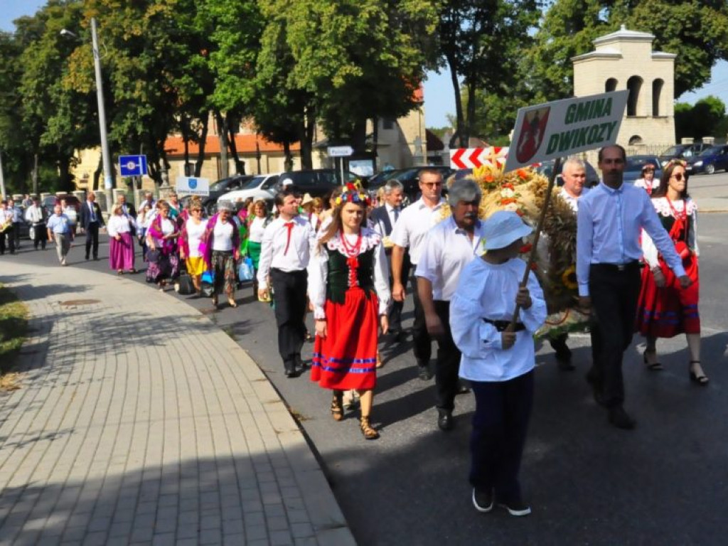 Mieszkańcy powiatu sandomierskiego podziękowali za plony [zdjęcia]