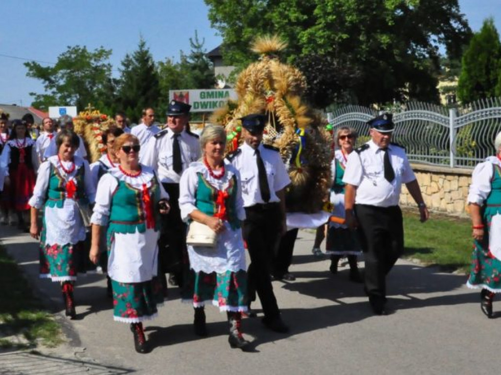 Mieszkańcy powiatu sandomierskiego podziękowali za plony [zdjęcia]