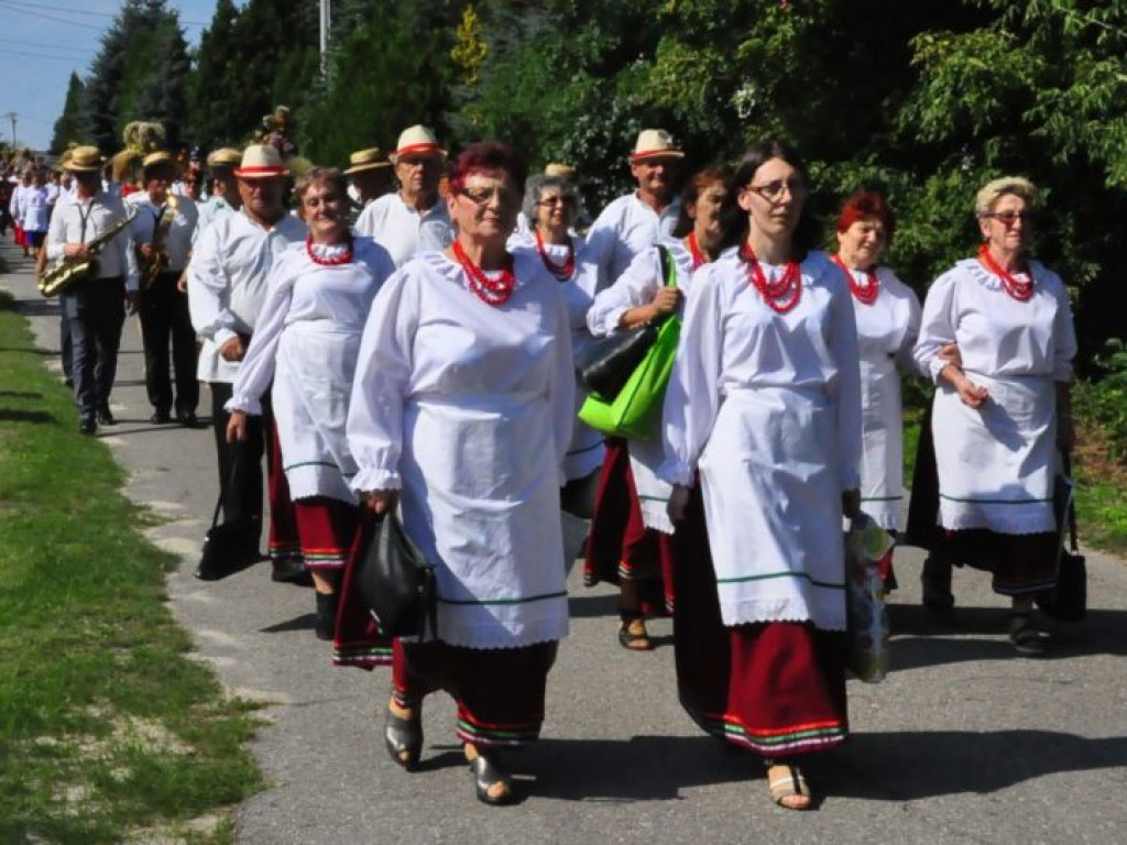 Mieszkańcy powiatu sandomierskiego podziękowali za plony [zdjęcia]