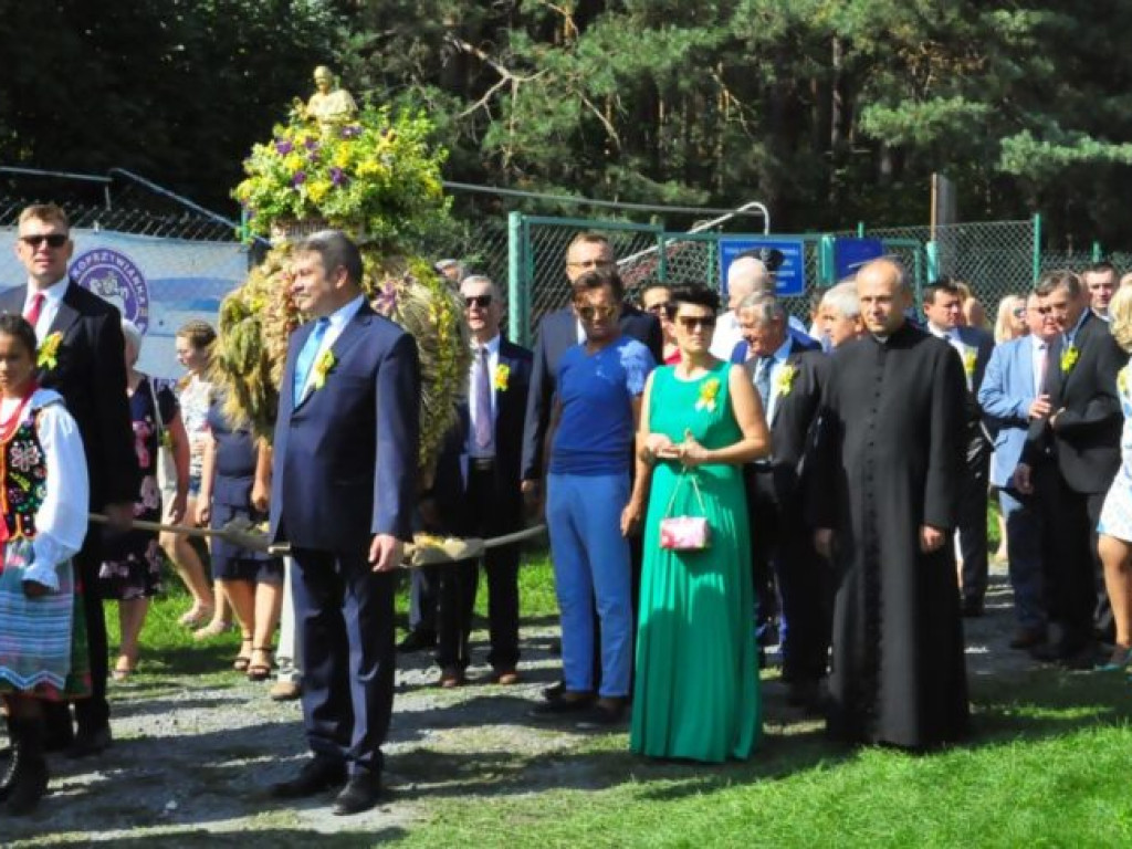 Mieszkańcy powiatu sandomierskiego podziękowali za plony [zdjęcia]