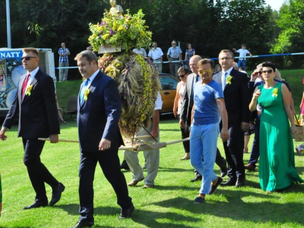 Mieszkańcy powiatu sandomierskiego podziękowali za plony [zdjęcia]