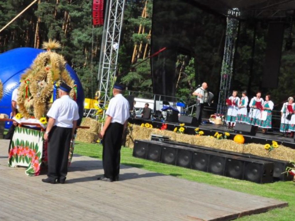 Mieszkańcy powiatu sandomierskiego podziękowali za plony [zdjęcia]