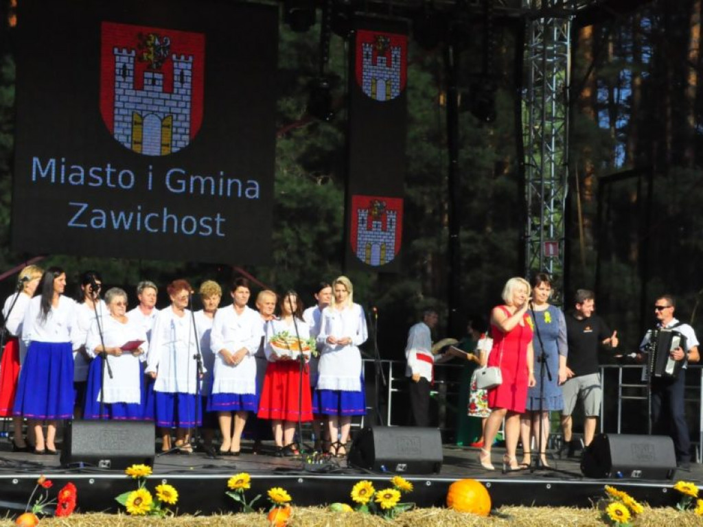 Mieszkańcy powiatu sandomierskiego podziękowali za plony [zdjęcia]
