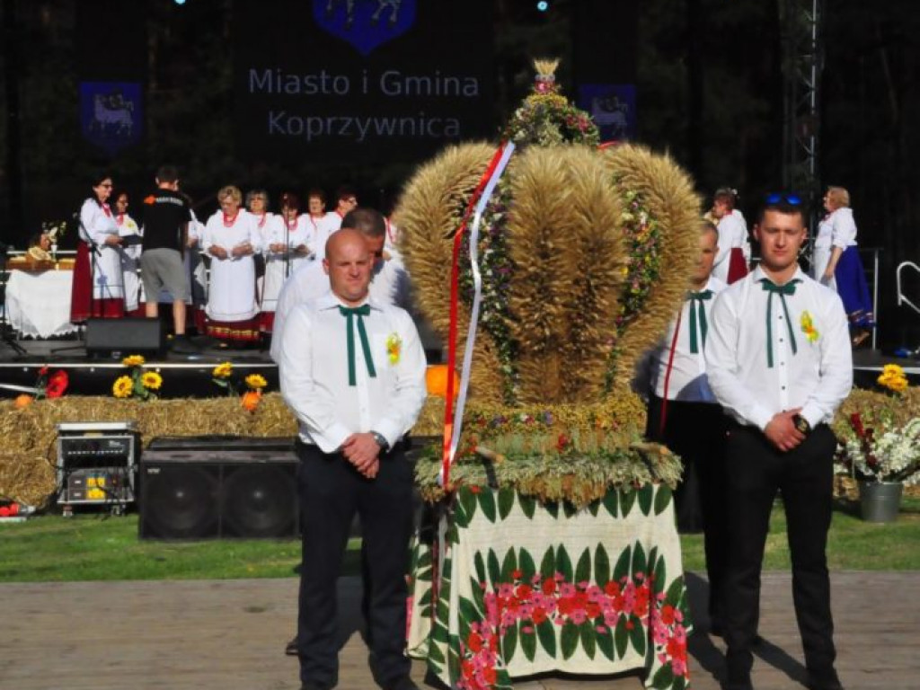 Mieszkańcy powiatu sandomierskiego podziękowali za plony [zdjęcia]