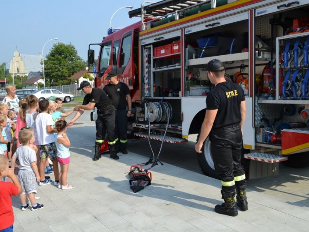 Ćwiczebna ewakuacja dzieci w Rudniku [zdjęcia]