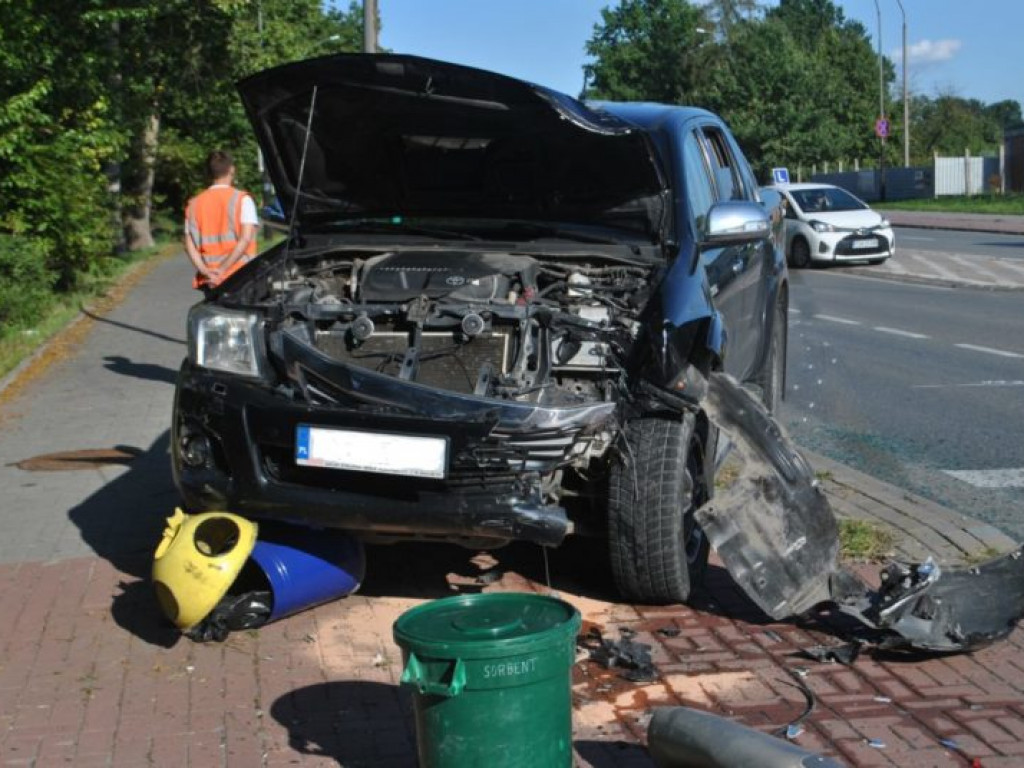 Wypadek na Wisłostradzie [zdjęcia]