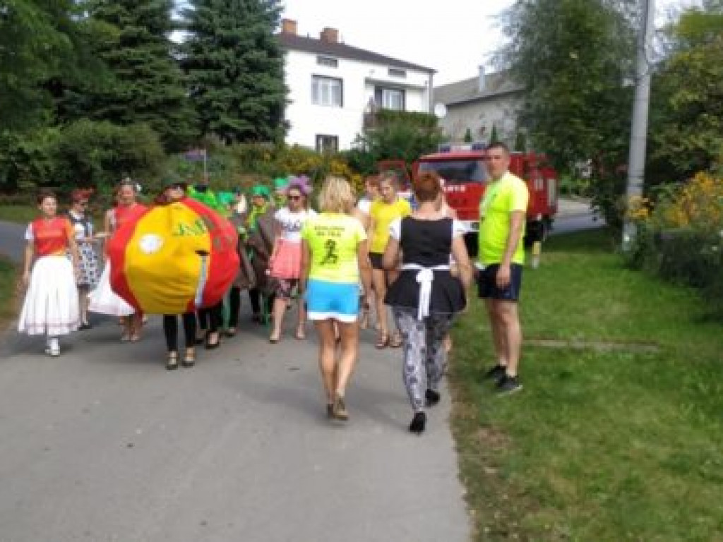Bieg na szpilkach w Obrazowie [dużo zdjęć]