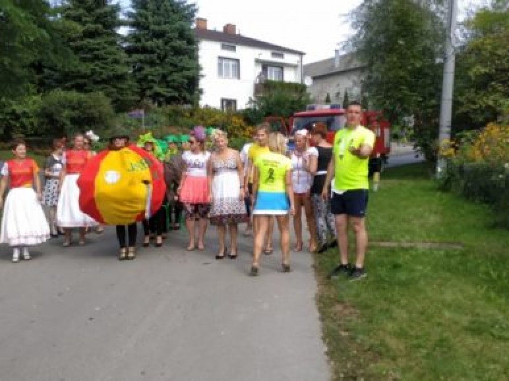 Bieg na szpilkach w Obrazowie [dużo zdjęć]