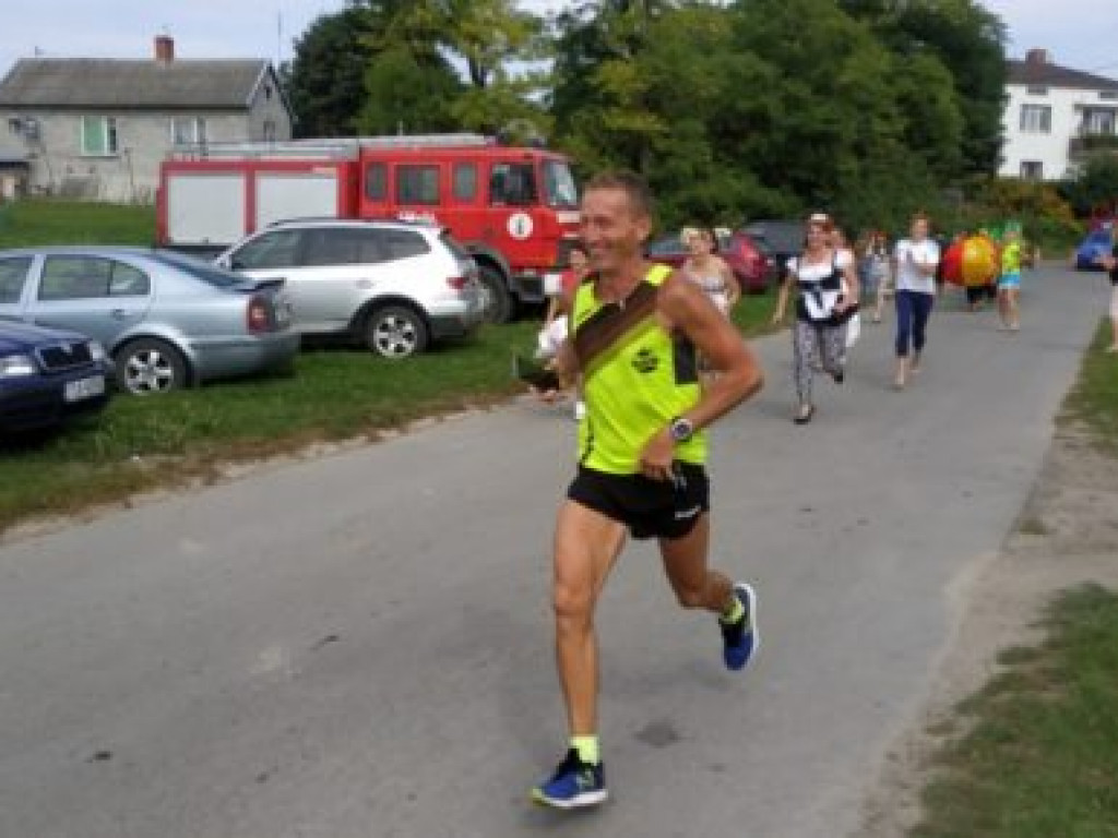 Bieg na szpilkach w Obrazowie [dużo zdjęć]