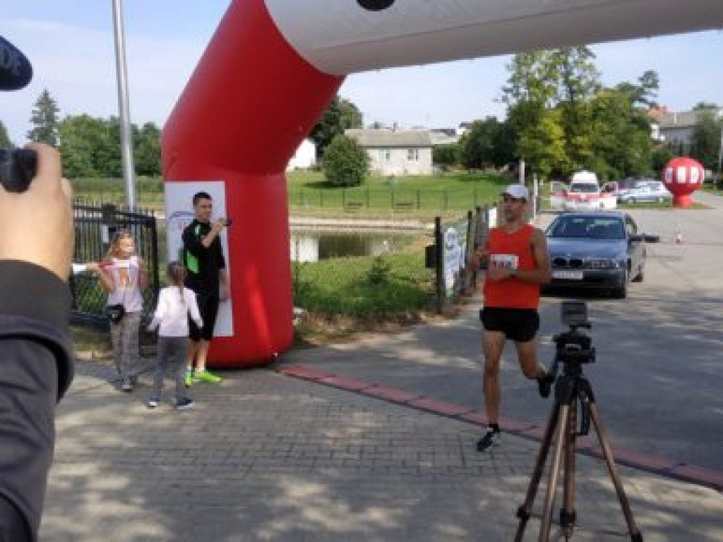 Wystartowali w biegu o Kryształowe Jabłko [zdjęcia]