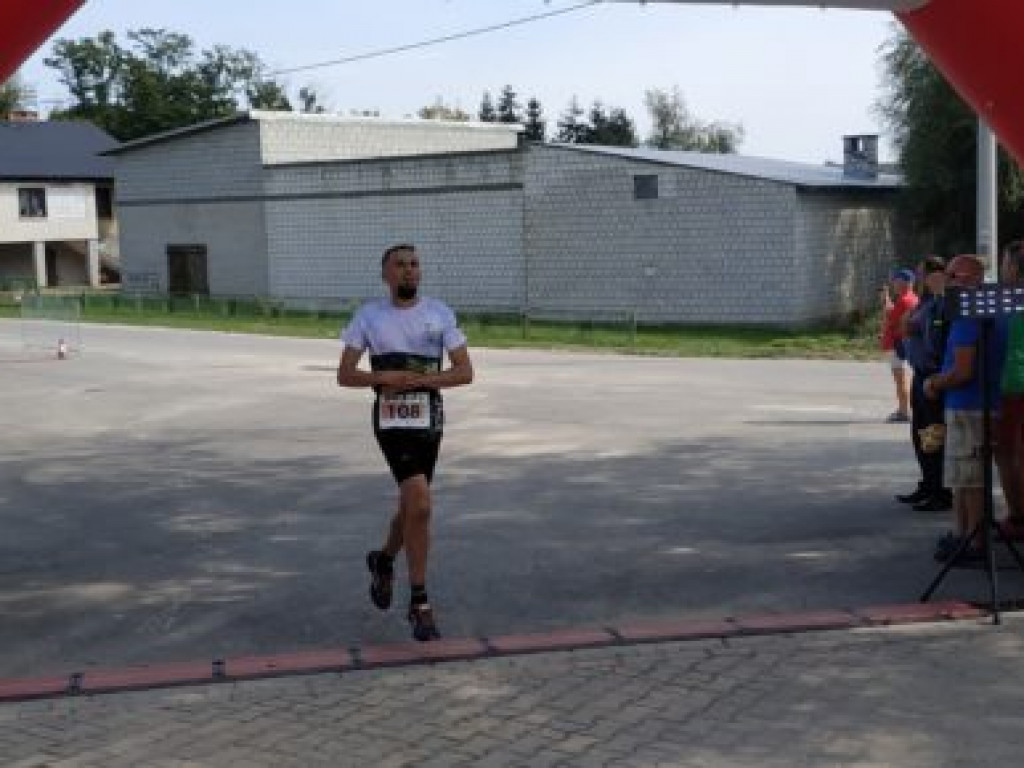 Wystartowali w biegu o Kryształowe Jabłko [zdjęcia]
