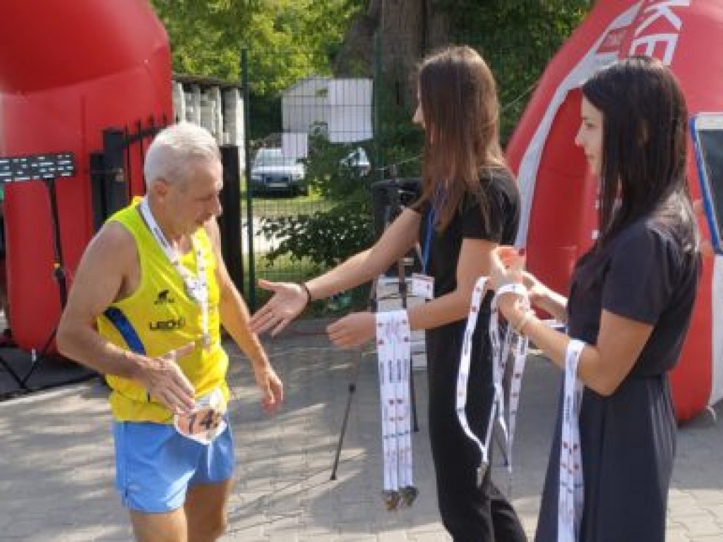 Wystartowali w biegu o Kryształowe Jabłko [zdjęcia]