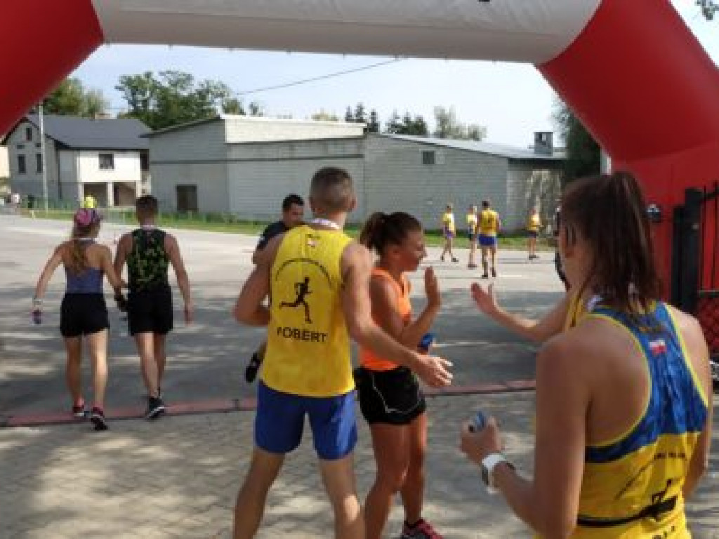Wystartowali w biegu o Kryształowe Jabłko [zdjęcia]