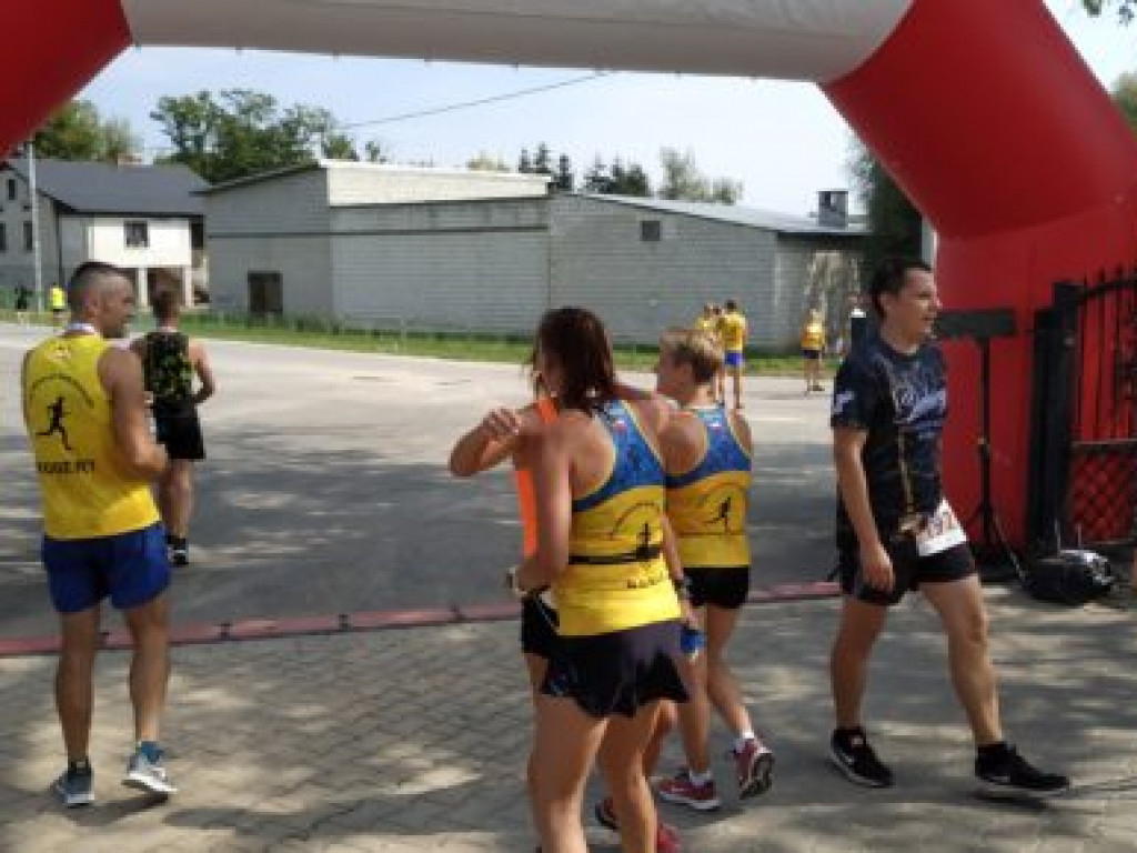 Wystartowali w biegu o Kryształowe Jabłko [zdjęcia]