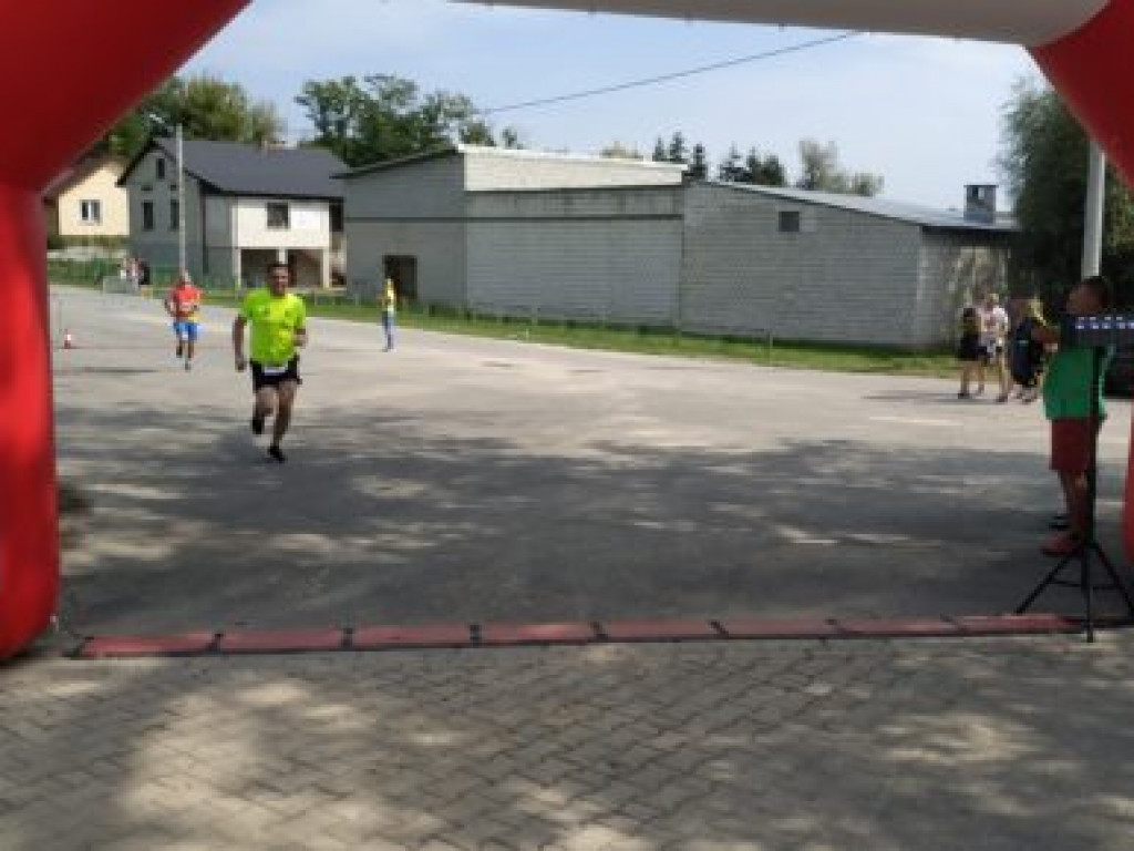 Wystartowali w biegu o Kryształowe Jabłko [zdjęcia]