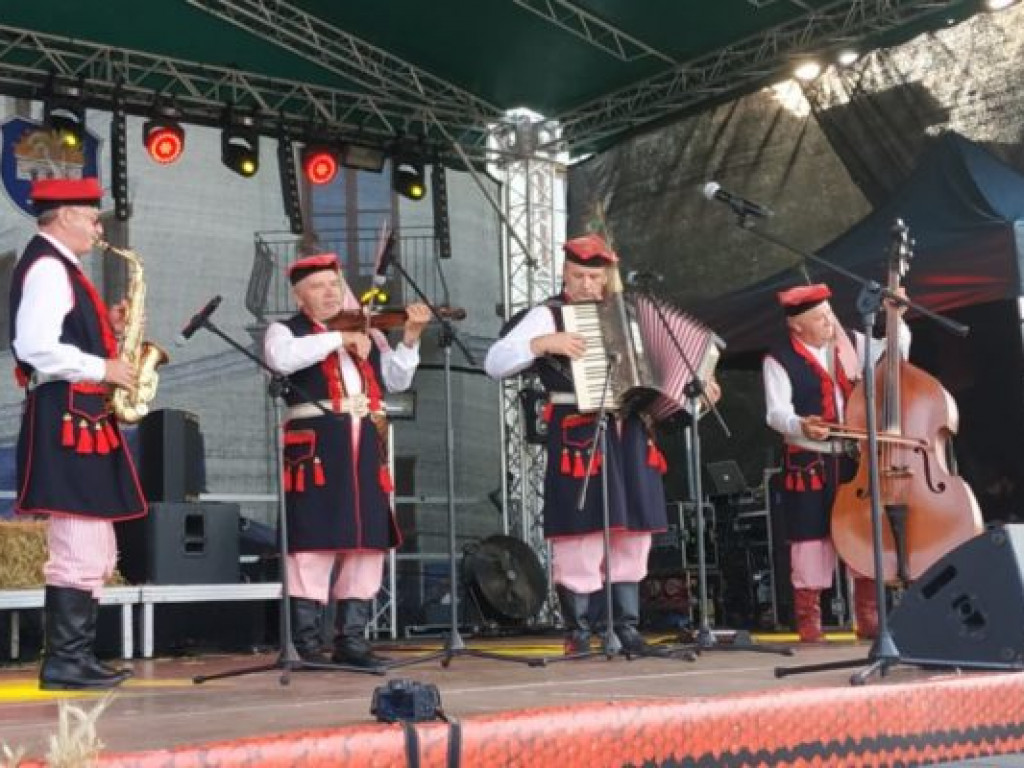 Wojewódzkie Dożynki w Opatowie [zdjęcia]