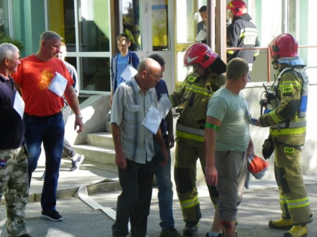 Atak terrorystyczny, wypadek i pożar. Na ćwiczeniach w Wilczycach [zdjęcia]
