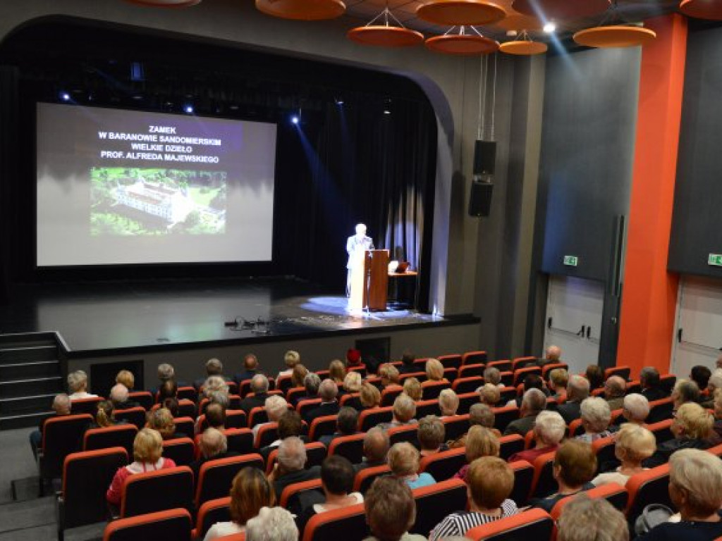 Inauguracja roku akademickiego Uniwersytetu III Wieku [zdjęcia]