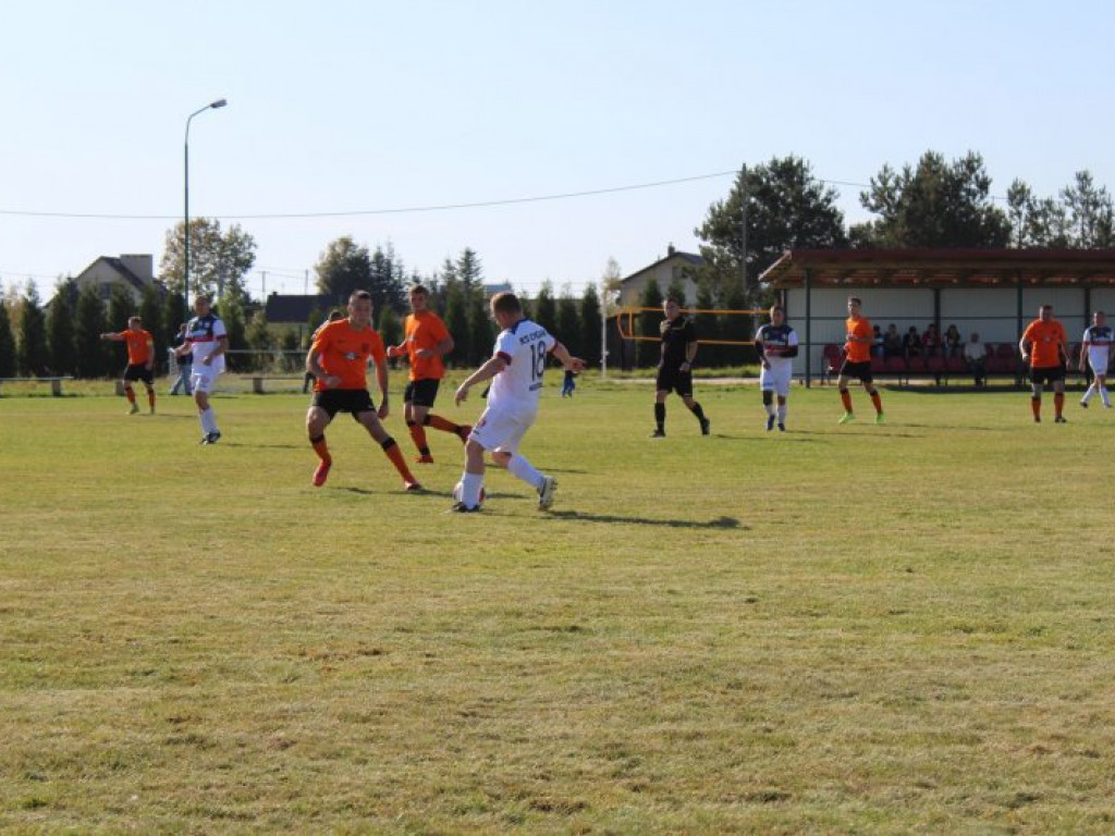 Liderzy (Zakrzów, Ocice, Knapy) bez strat. Regiofutbol - przegląd weekendu [Klasa B, gr. I Stalowa Wola] [zdjęcia]