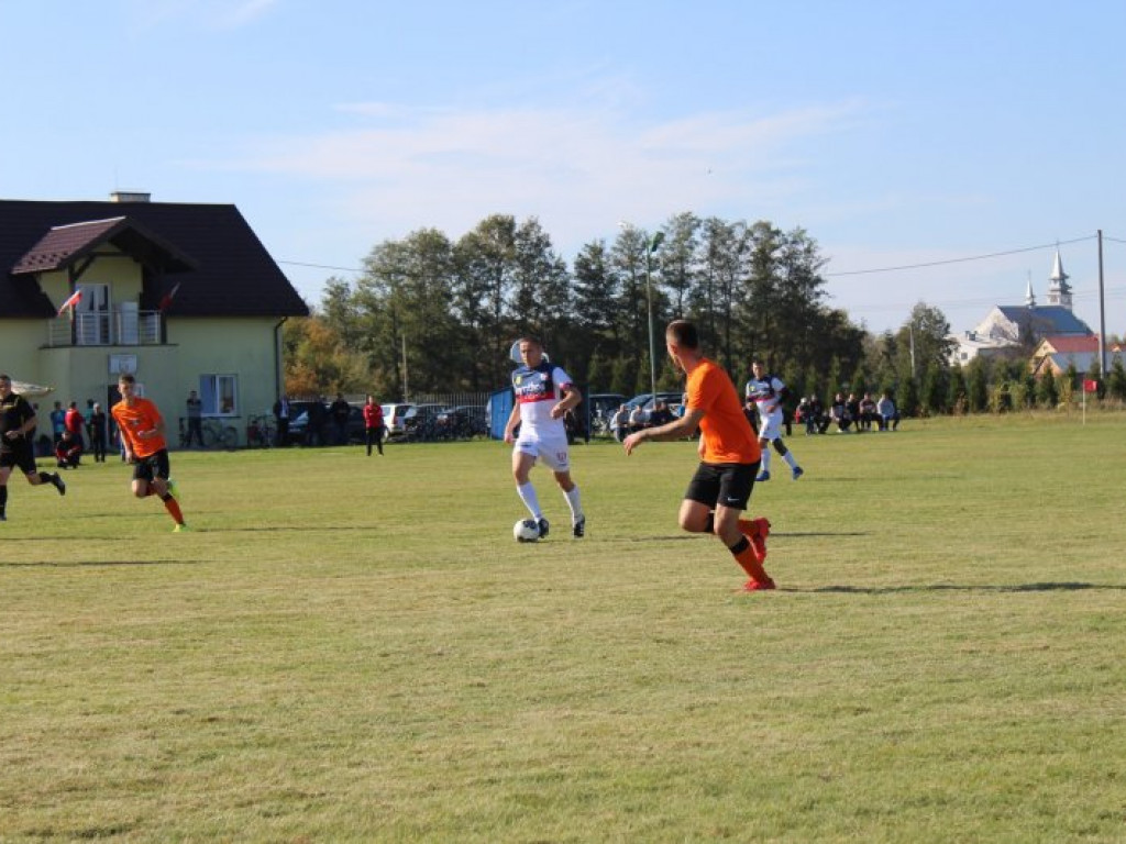 Liderzy (Zakrzów, Ocice, Knapy) bez strat. Regiofutbol - przegląd weekendu [Klasa B, gr. I Stalowa Wola] [zdjęcia]