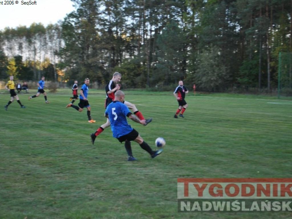 Liderzy (Zakrzów, Ocice, Knapy) bez strat. Regiofutbol - przegląd weekendu [Klasa B, gr. I Stalowa Wola] [zdjęcia]