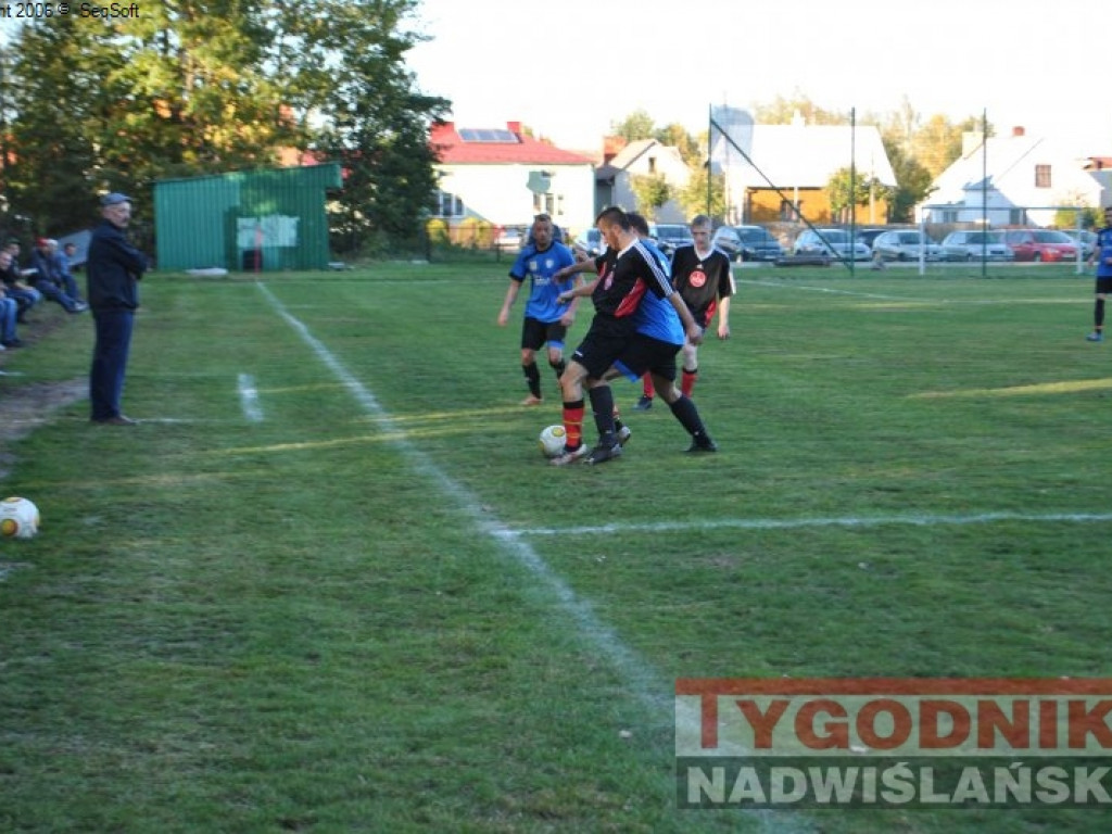 Liderzy (Zakrzów, Ocice, Knapy) bez strat. Regiofutbol - przegląd weekendu [Klasa B, gr. I Stalowa Wola] [zdjęcia]