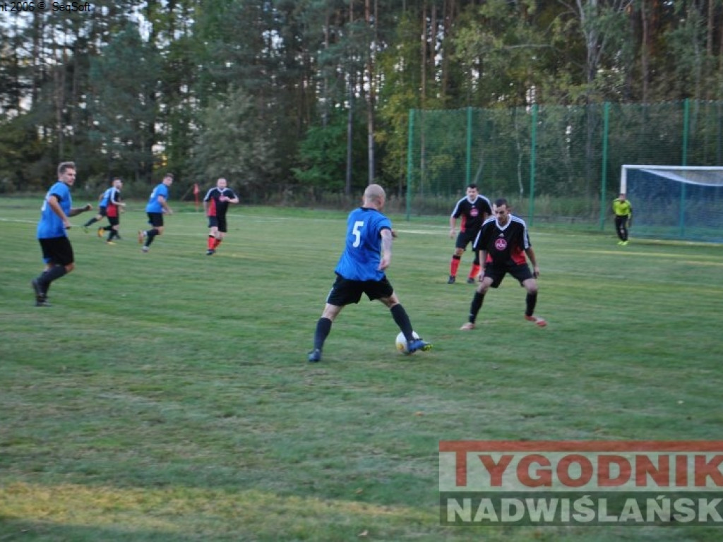 Liderzy (Zakrzów, Ocice, Knapy) bez strat. Regiofutbol - przegląd weekendu [Klasa B, gr. I Stalowa Wola] [zdjęcia]