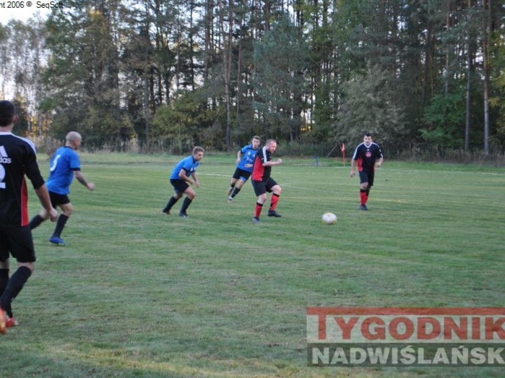 Liderzy (Zakrzów, Ocice, Knapy) bez strat. Regiofutbol - przegląd weekendu [Klasa B, gr. I Stalowa Wola] [zdjęcia]