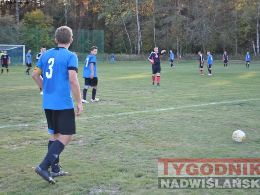 Liderzy (Zakrzów, Ocice, Knapy) bez strat. Regiofutbol - przegląd weekendu [Klasa B, gr. I Stalowa Wola] [zdjęcia]