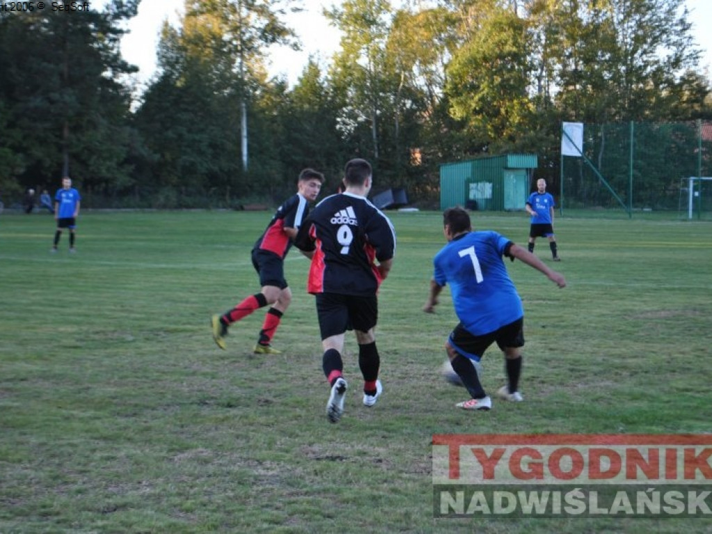 Liderzy (Zakrzów, Ocice, Knapy) bez strat. Regiofutbol - przegląd weekendu [Klasa B, gr. I Stalowa Wola] [zdjęcia]