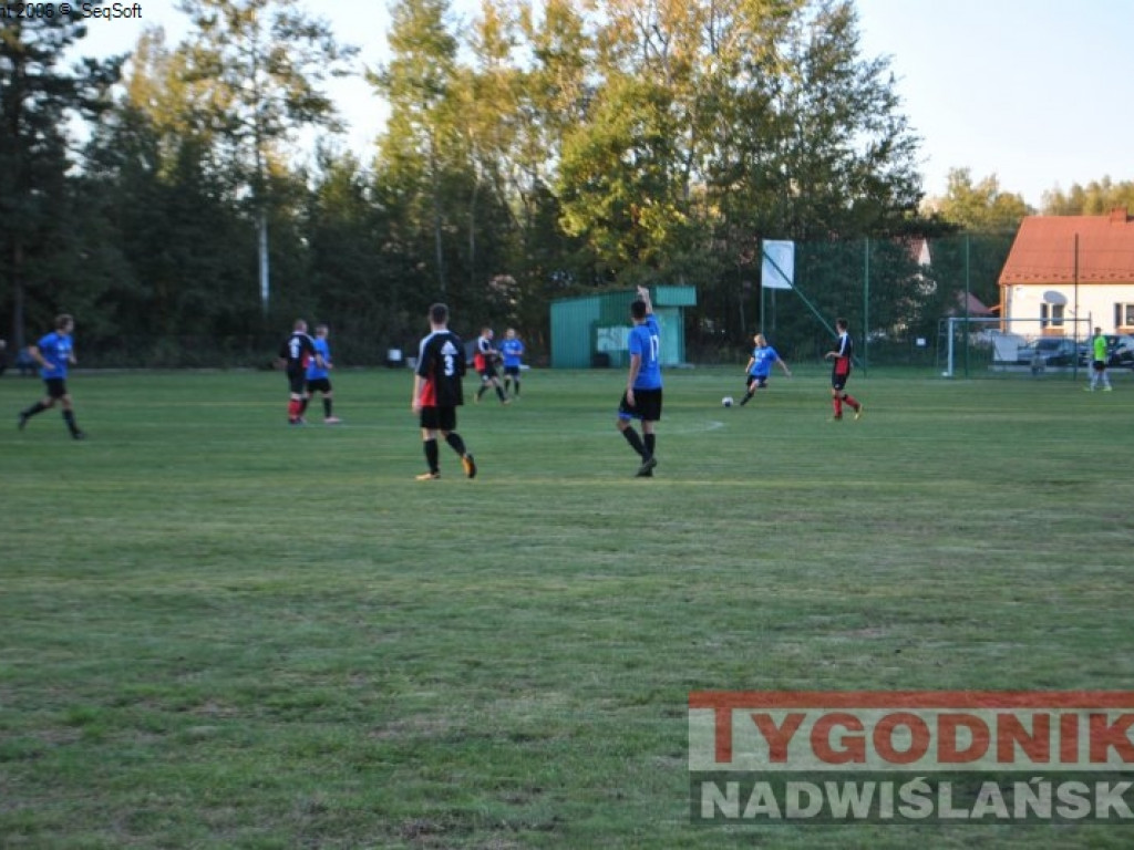 Liderzy (Zakrzów, Ocice, Knapy) bez strat. Regiofutbol - przegląd weekendu [Klasa B, gr. I Stalowa Wola] [zdjęcia]
