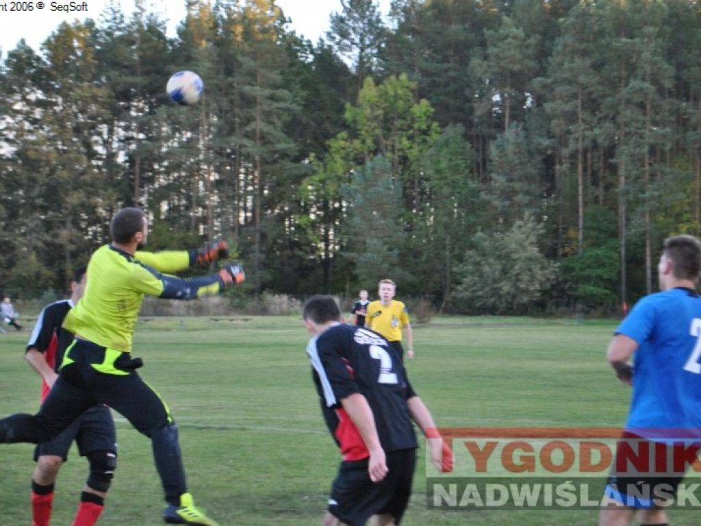 Liderzy (Zakrzów, Ocice, Knapy) bez strat. Regiofutbol - przegląd weekendu [Klasa B, gr. I Stalowa Wola] [zdjęcia]