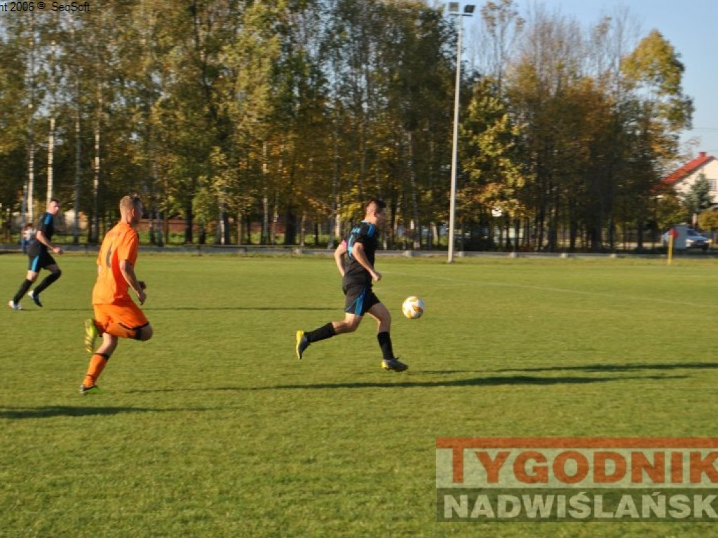 Beniaminek liderem. Regiofutbol - przegląd weekendu [Klasa A, gr. I Stalowa Wola] [zdjęcia]