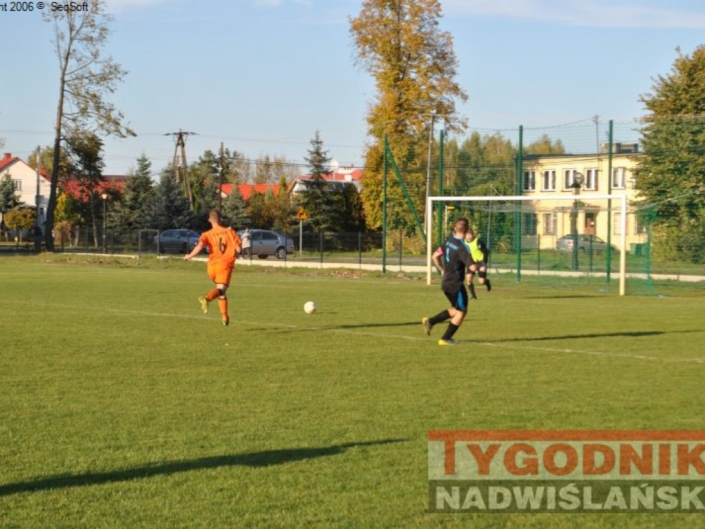 Beniaminek liderem. Regiofutbol - przegląd weekendu [Klasa A, gr. I Stalowa Wola] [zdjęcia]