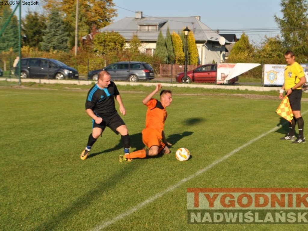 Beniaminek liderem. Regiofutbol - przegląd weekendu [Klasa A, gr. I Stalowa Wola] [zdjęcia]