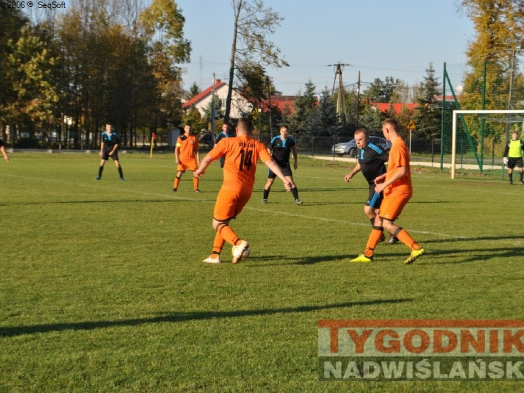 Beniaminek liderem. Regiofutbol - przegląd weekendu [Klasa A, gr. I Stalowa Wola] [zdjęcia]