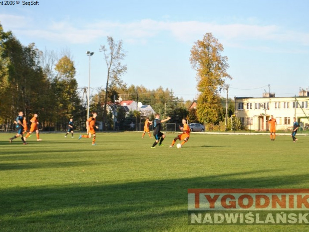 Beniaminek liderem. Regiofutbol - przegląd weekendu [Klasa A, gr. I Stalowa Wola] [zdjęcia]