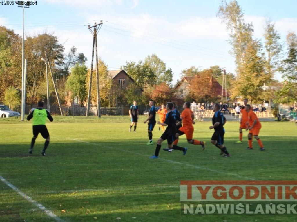 Beniaminek liderem. Regiofutbol - przegląd weekendu [Klasa A, gr. I Stalowa Wola] [zdjęcia]